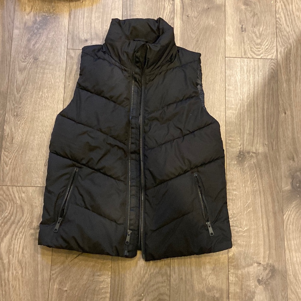 GAP Vest - size Small